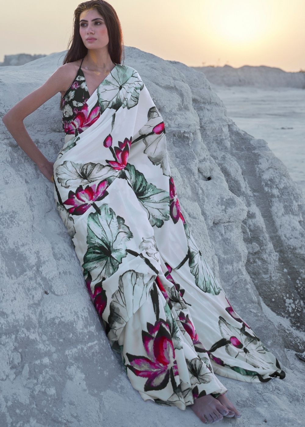 Daisy White Digital Printed Crepe Silk Saree : Top Pick