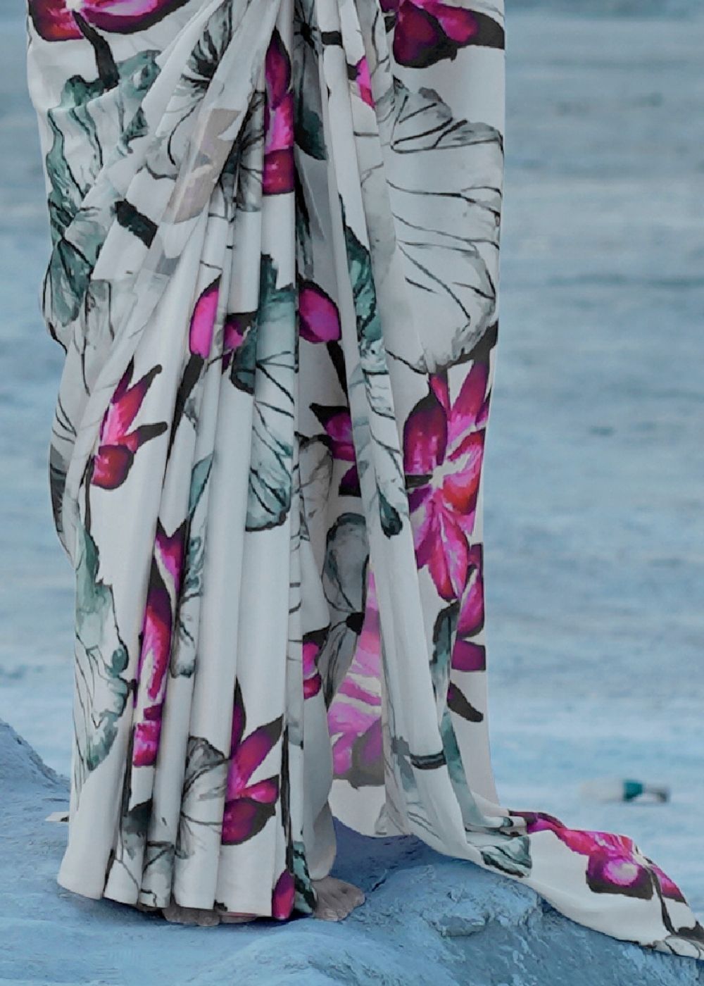 Daisy White Digital Printed Crepe Silk Saree : Top Pick