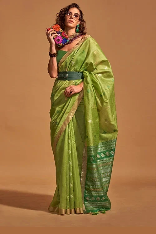 Elegant Handloom Silk Saree with Matching Blouse Piece