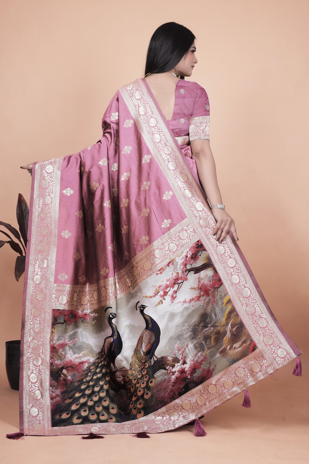 Graceful Lilac Saree with Intricate Golden Border and Peacock Art