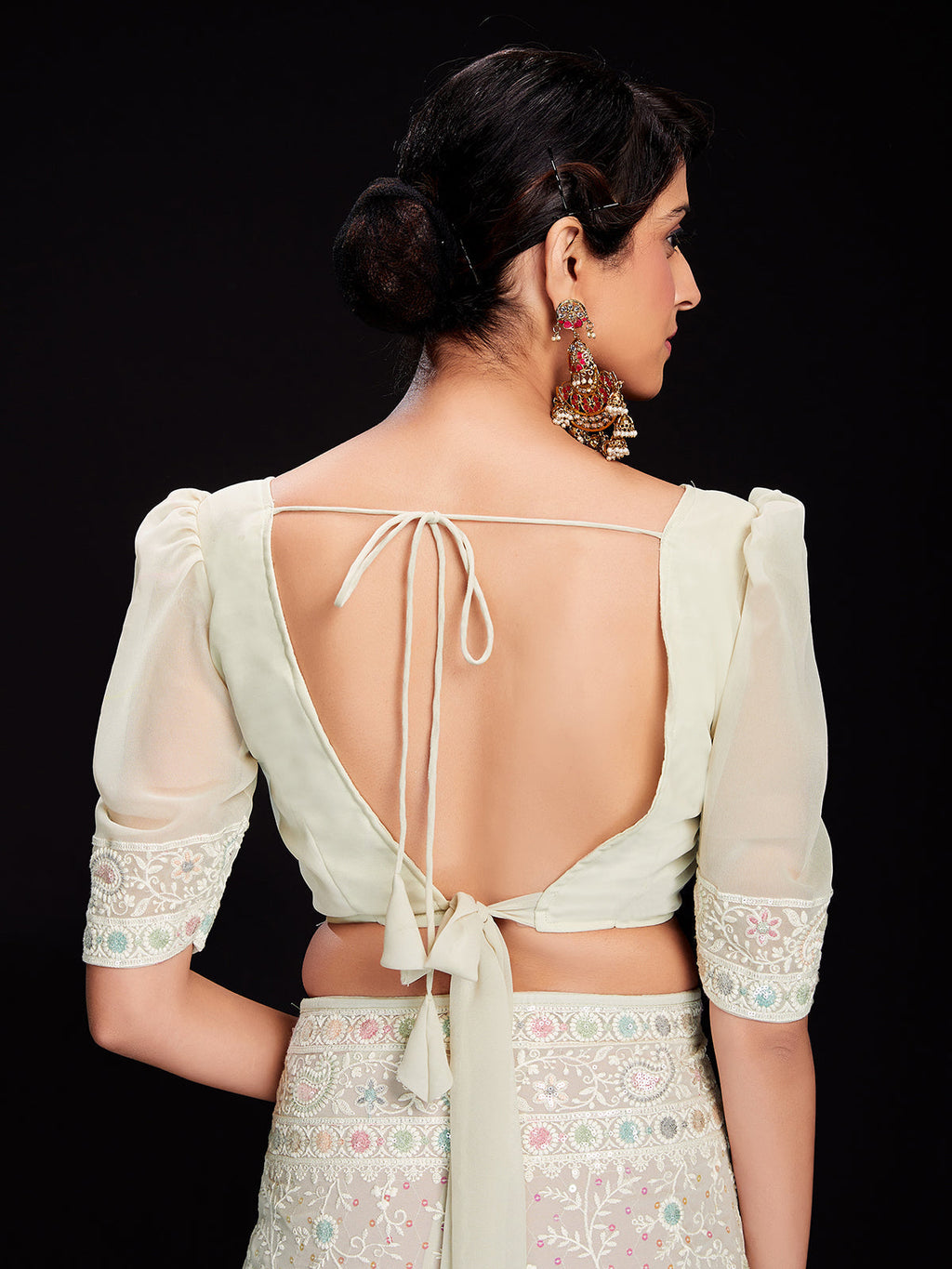Off White Georgette Embroidered Saree With Unstitched Blouse