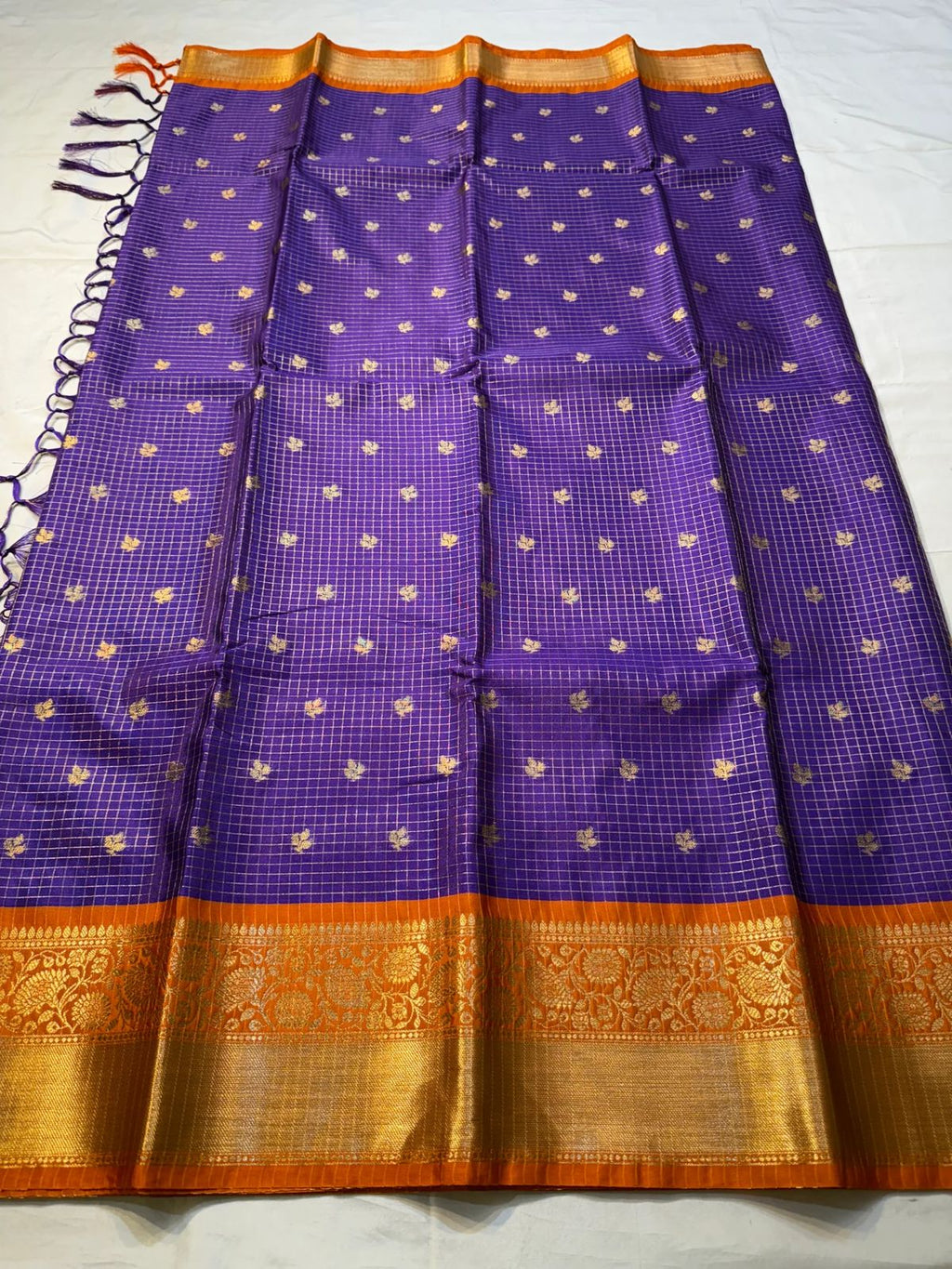 Vestigial Royal Blue Soft Silk Saree With Ebullience Blouse Piece