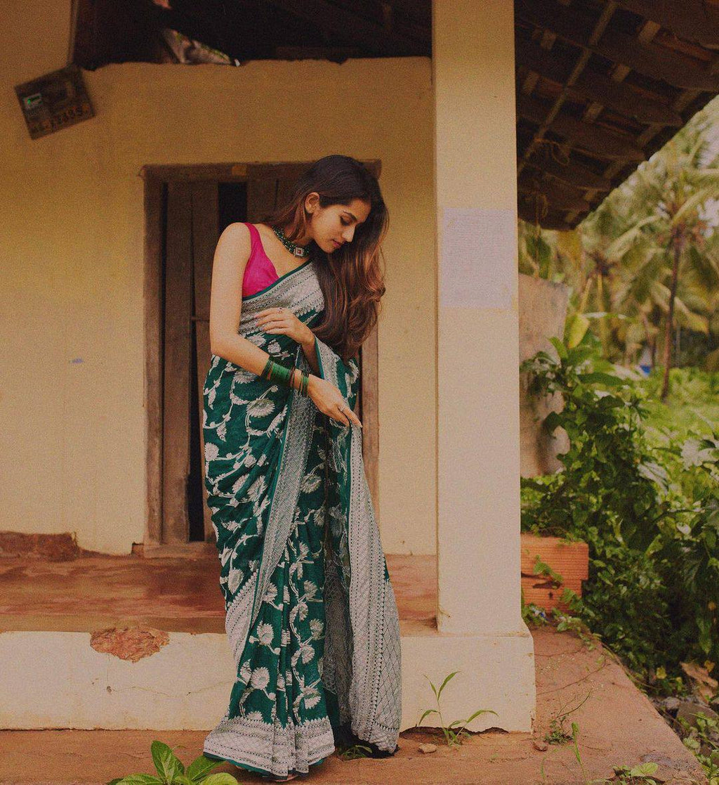 Appealing Rama Soft Silk Saree With Deserving Blouse Piece