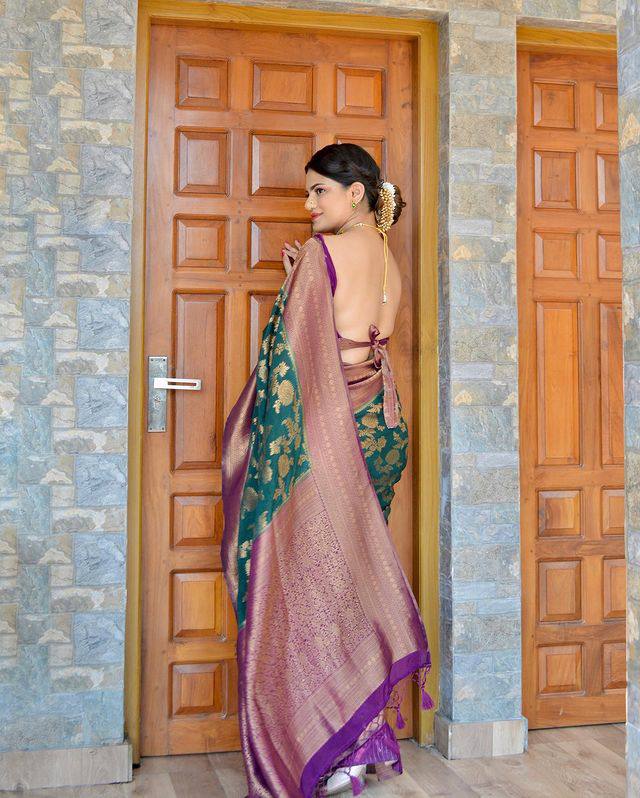 Appealing Rama Soft Silk Saree With Deserving Blouse Piece