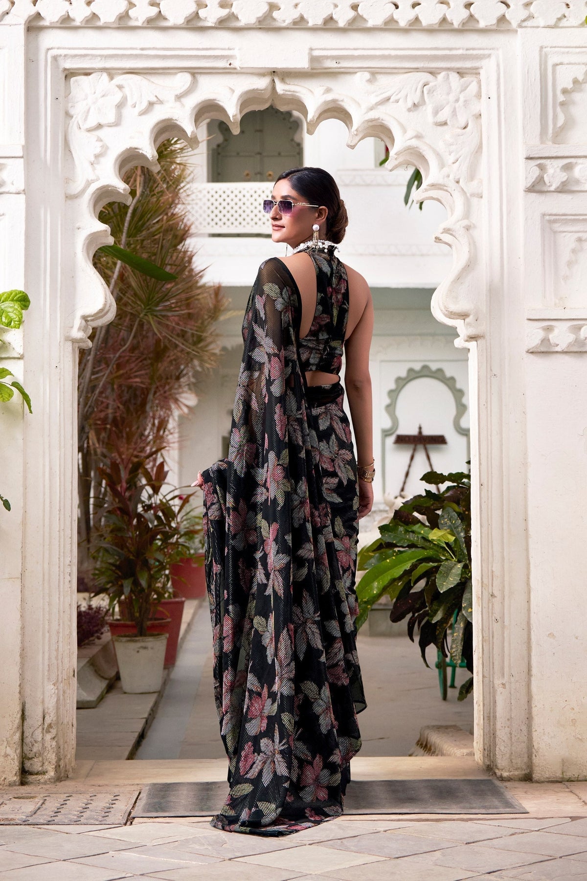 Black Floral Lurex Brasso Saree with Unstitched Blouse – Elegant Viscose Brasso Work