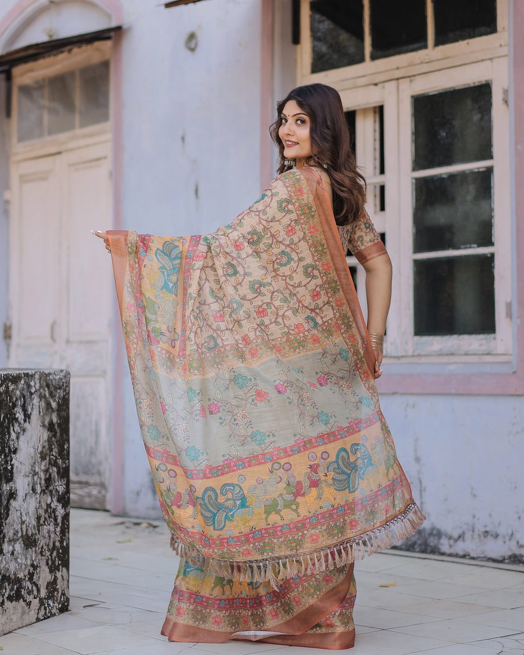 Printed Multicolor Linen Saree for Women with Multicolor Pallu and Ethnic Border – Lightweight Casual Wear