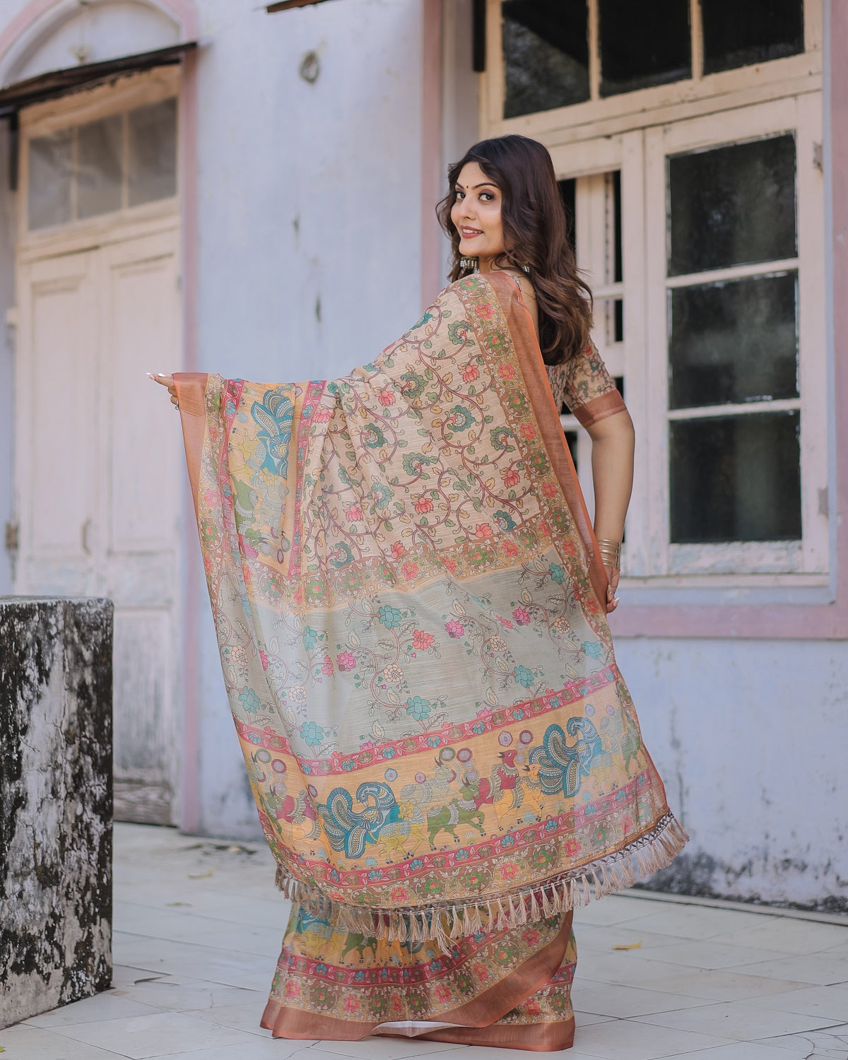Printed Multicolor Linen Saree for Women with Multicolor Pallu and Ethnic Border – Lightweight Casual Wear