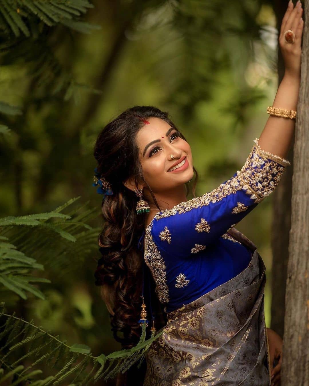 Palimpsest Grey Soft Banarasi Silk Saree With Two Snazzy Blouse Piece