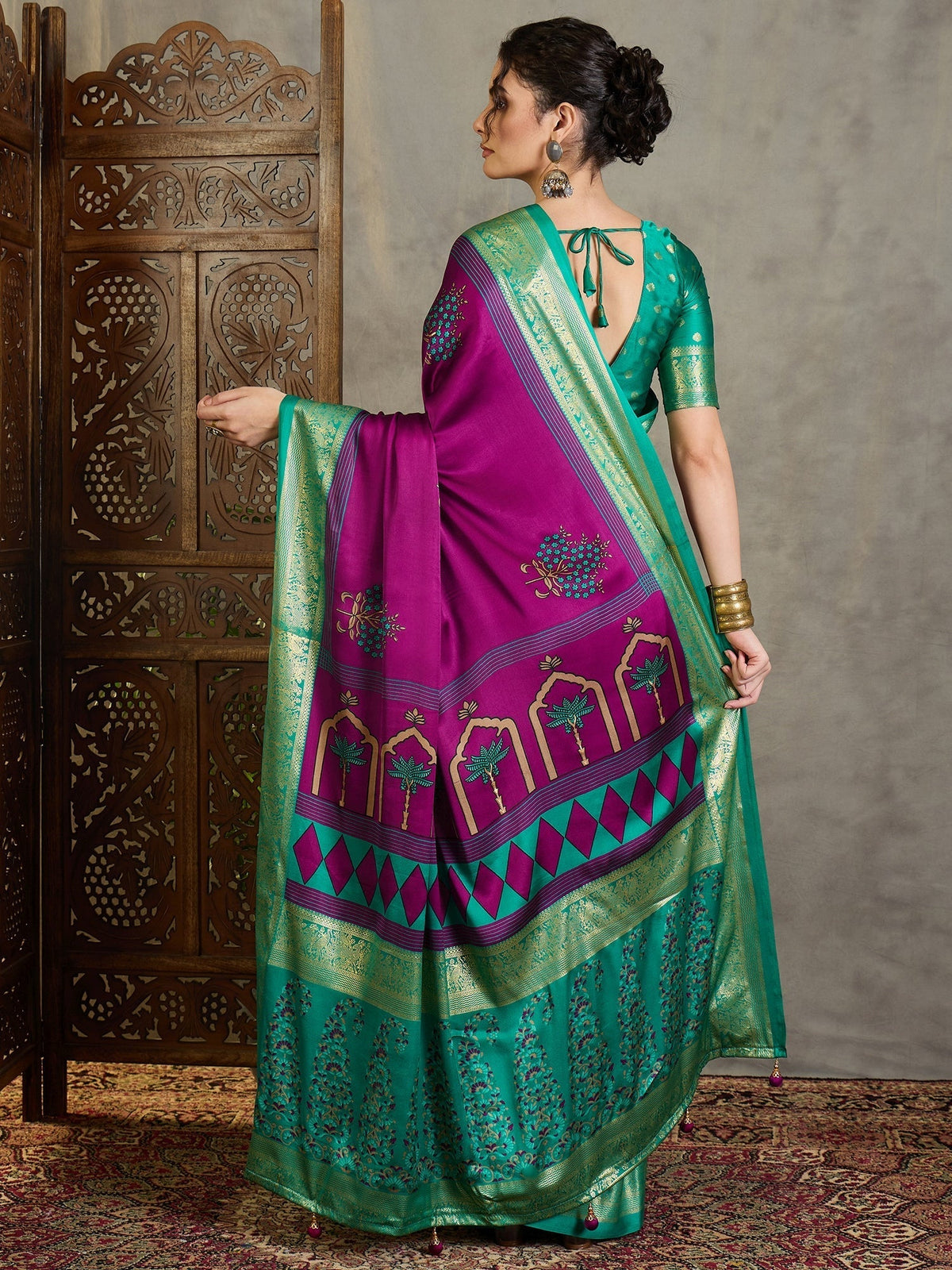 Aavira Classic Semi Modal Saree for Traditional Functions