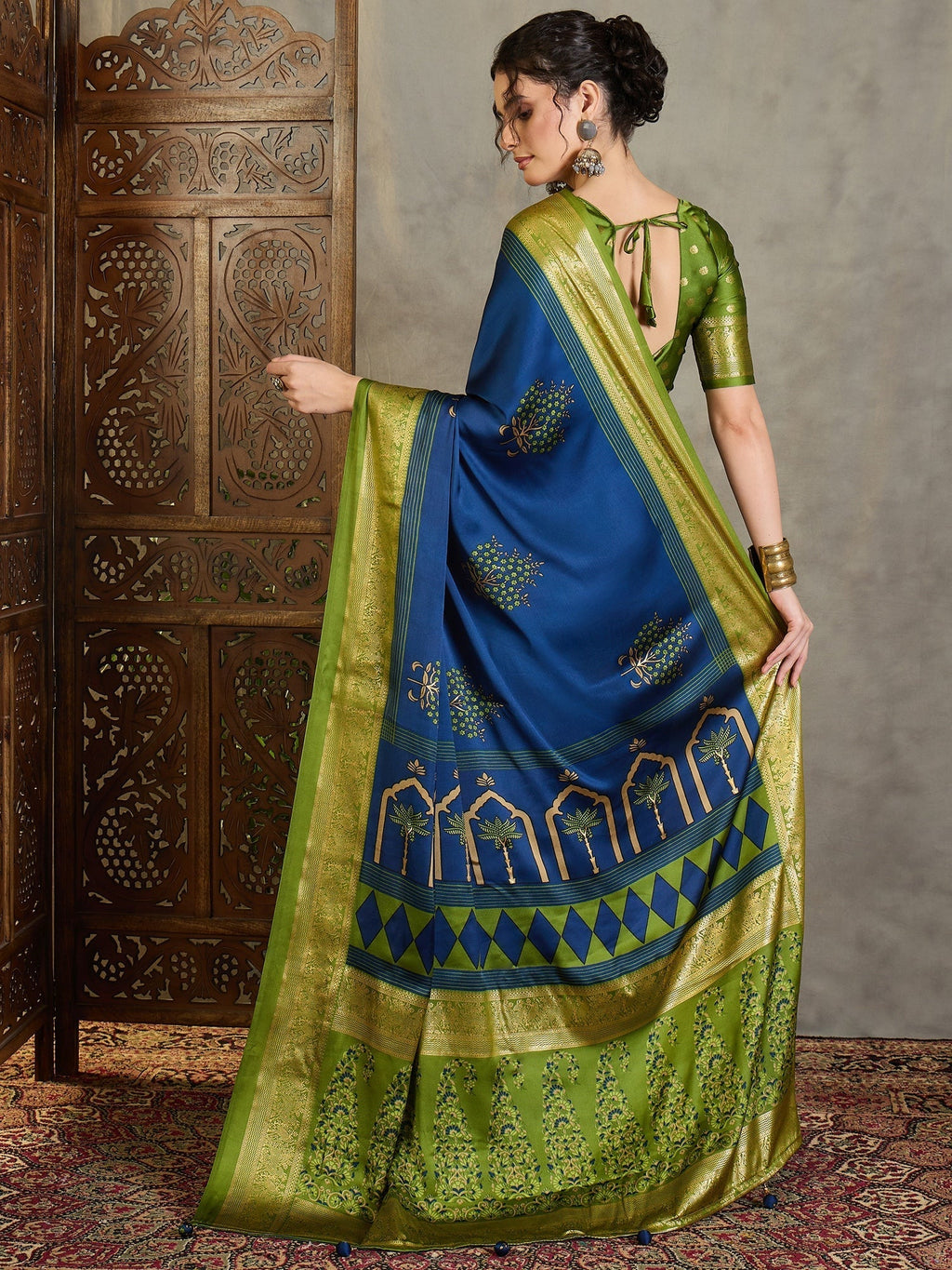 Aavira Classic Semi Modal Saree for Traditional Functions