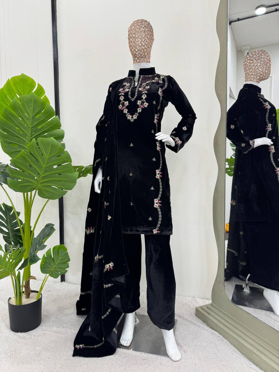 Black Elegant Velvet Ensemble – Luxe Thread & Sequin Work