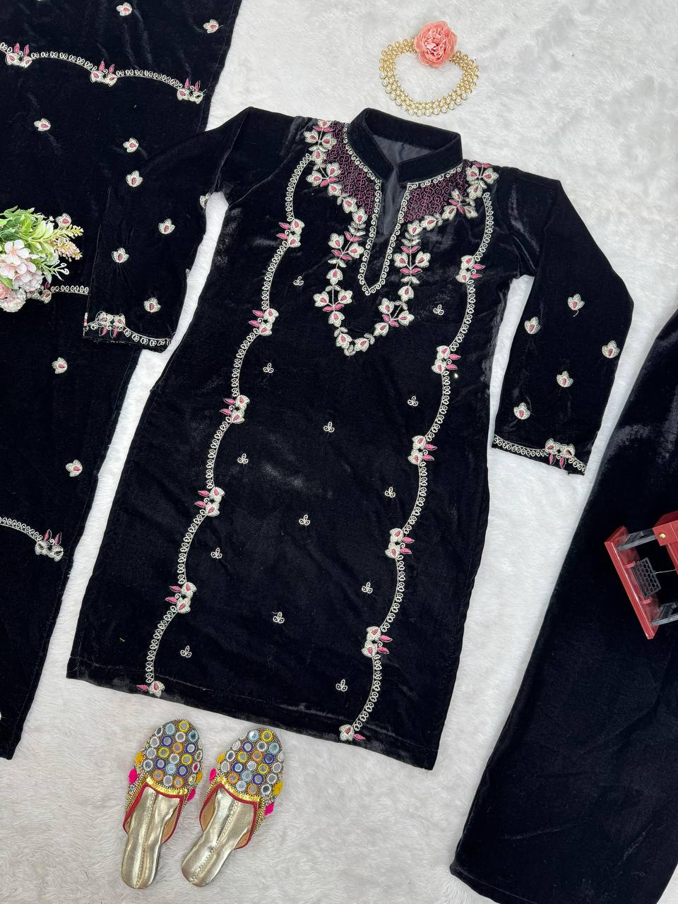 Black Elegant Velvet Ensemble – Luxe Thread & Sequin Work