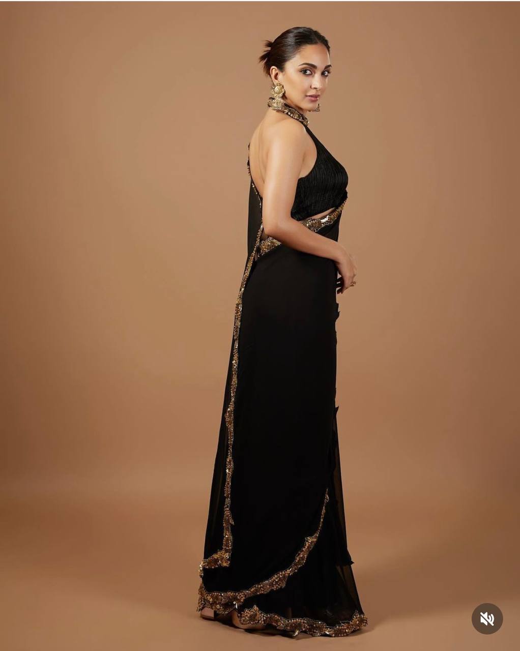 Black Hot Georgette Saree – Bold & Elegant