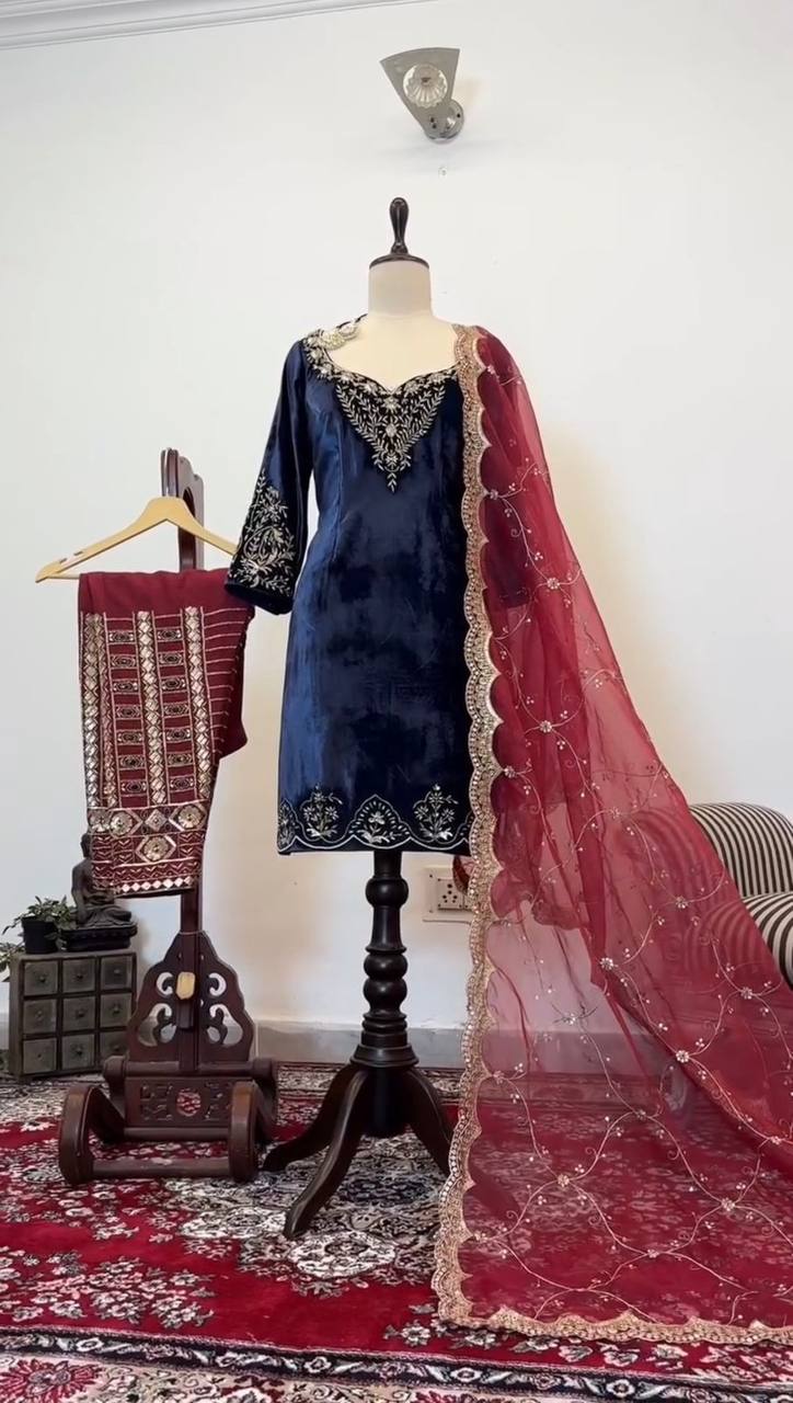 Blue Elegant Velvet Threadwork Suit Set