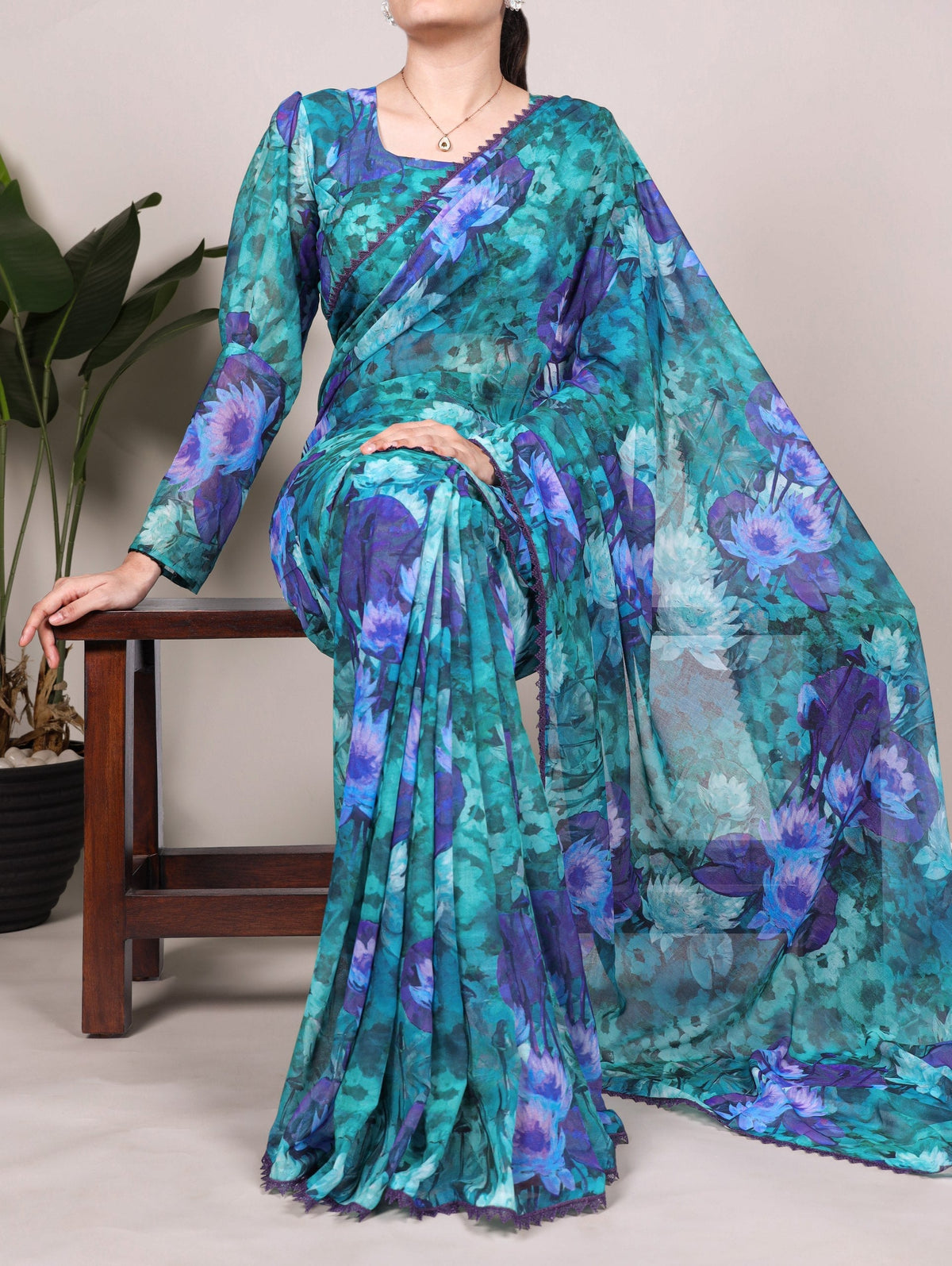 Firozi Floral Printed Weightless Marble Saree with Lace Border & Matching Blouse