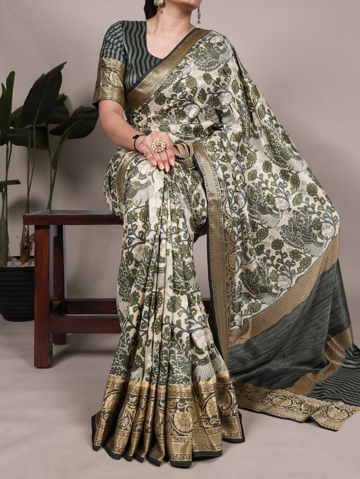 Green Elegant Tasar Silk Printed Saree with Viscose Border & Unstitched Blouse – 5.5 Meter Traditional Silk Saree