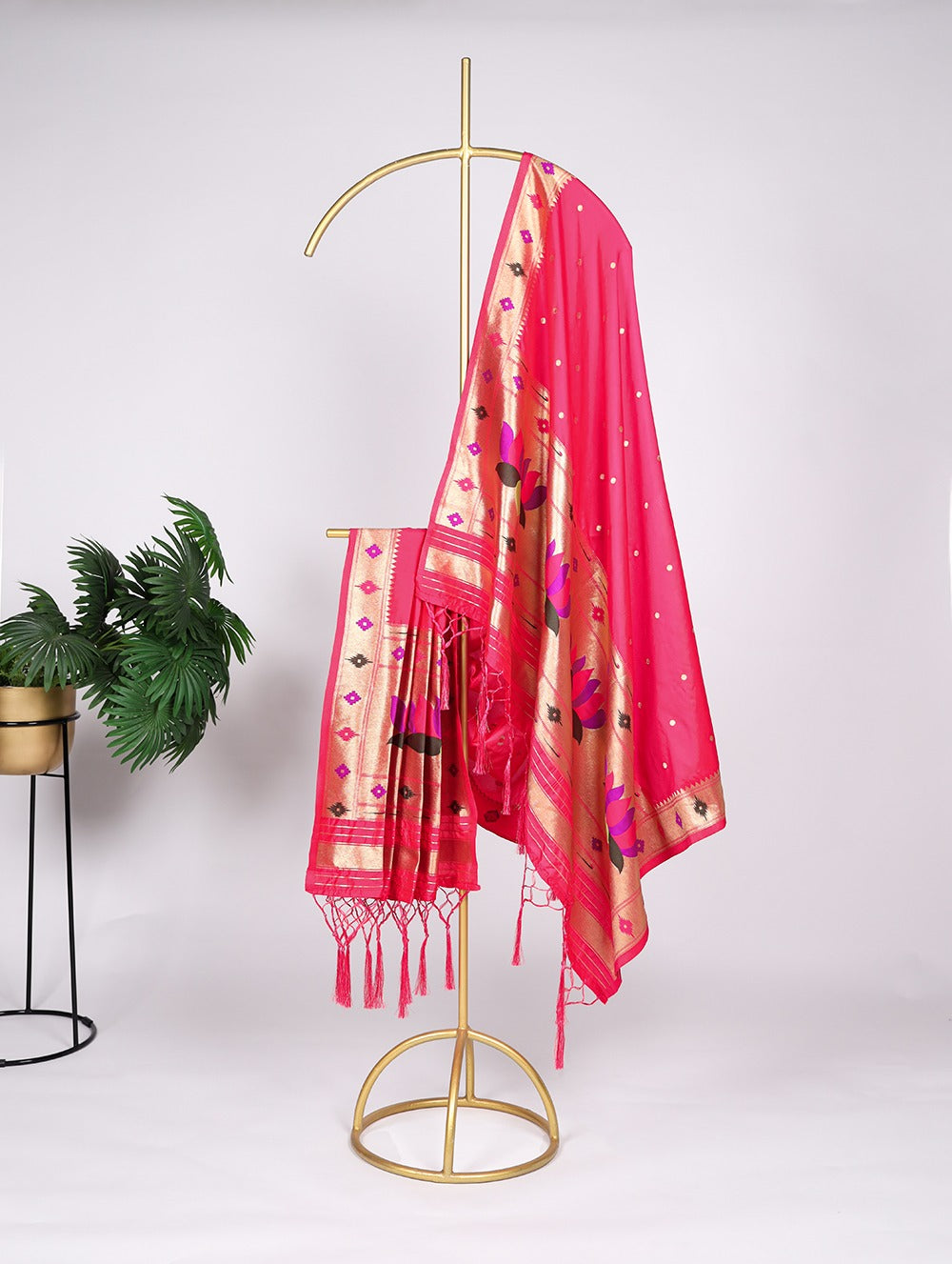 Lotus Color Zari Weaving Work Jacquard Paithani Dupatta