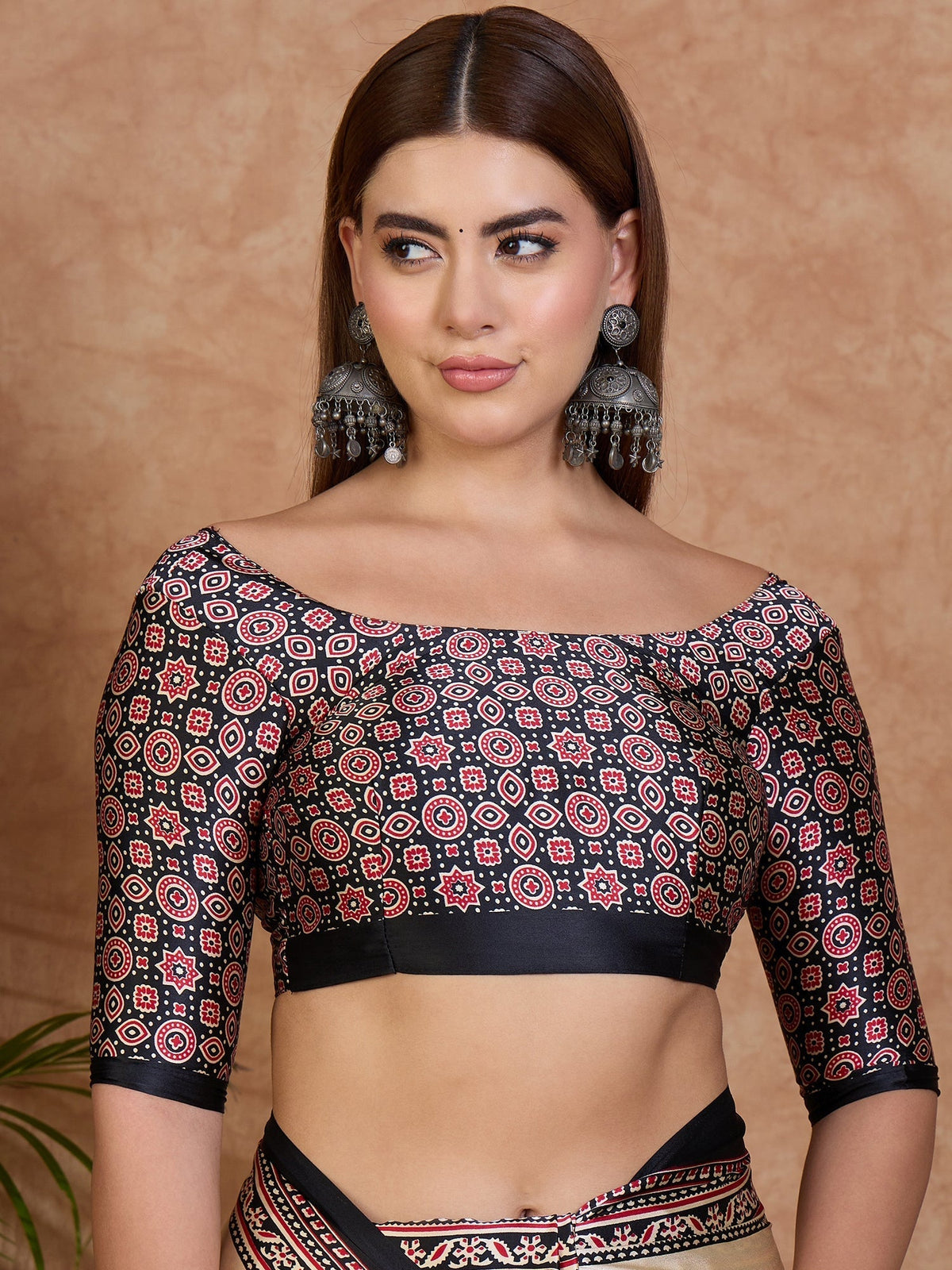 Miranvi Contemporary Semi Modal Saree for Special Occasions