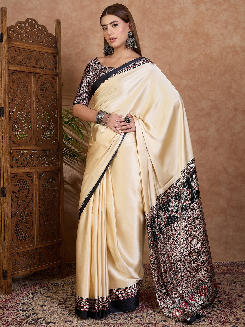 Miranvi Contemporary Semi Modal Saree for Special Occasions