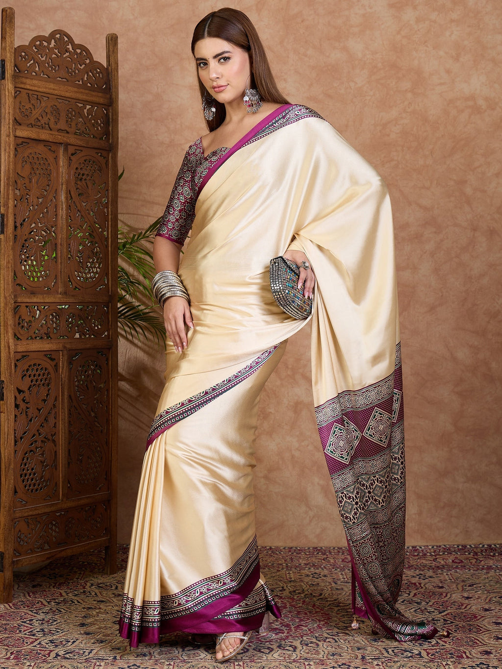 Miranvi Contemporary Semi Modal Saree for Special Occasions
