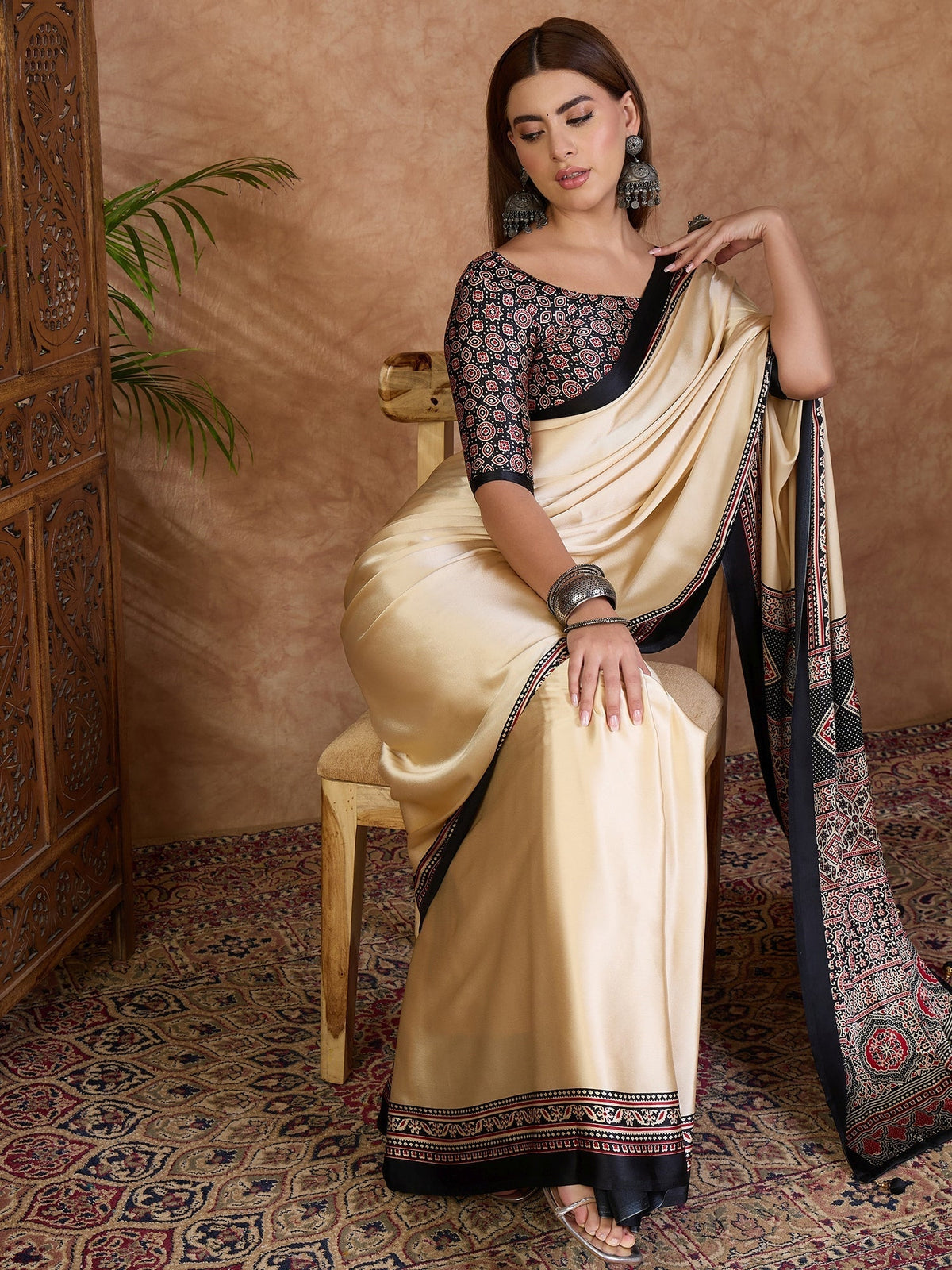 Miranvi Contemporary Semi Modal Saree for Special Occasions