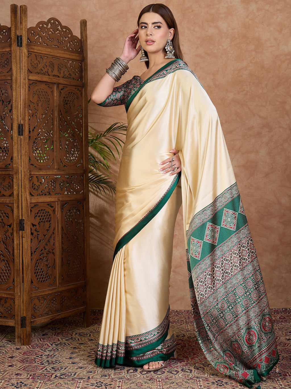 Miranvi Contemporary Semi Modal Saree for Special Occasions