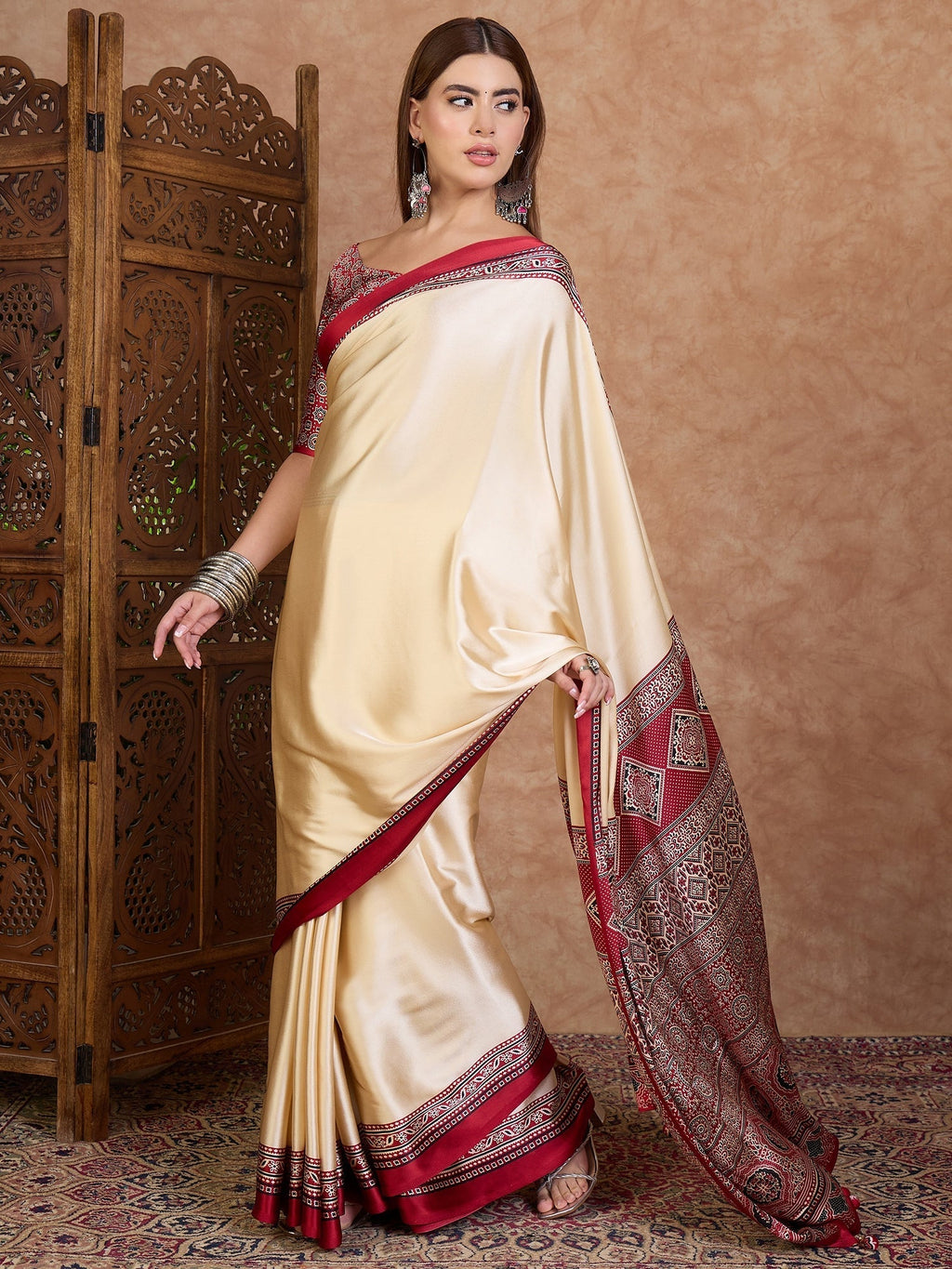 Miranvi Contemporary Semi Modal Saree for Special Occasions