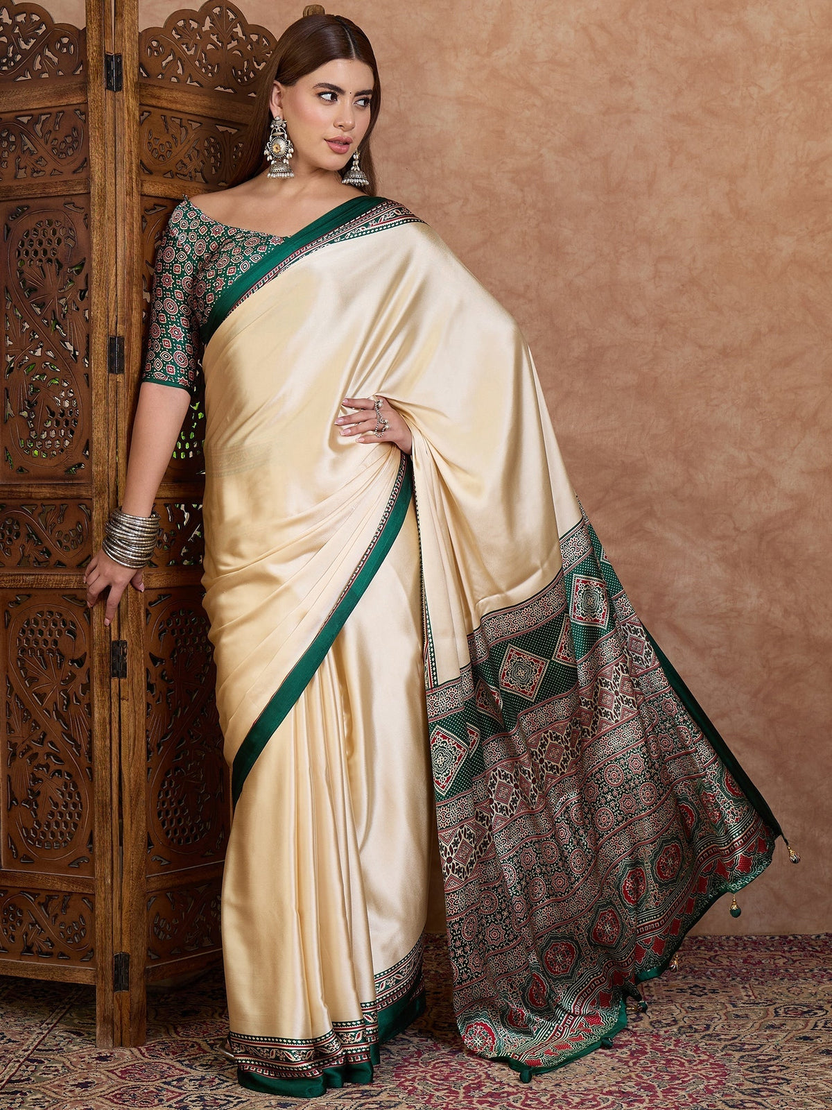 Miranvi Contemporary Semi Modal Saree for Special Occasions