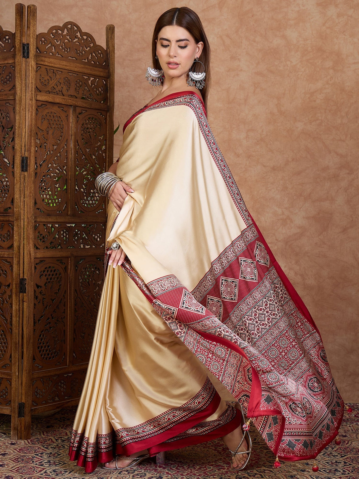 Miranvi Contemporary Semi Modal Saree for Special Occasions