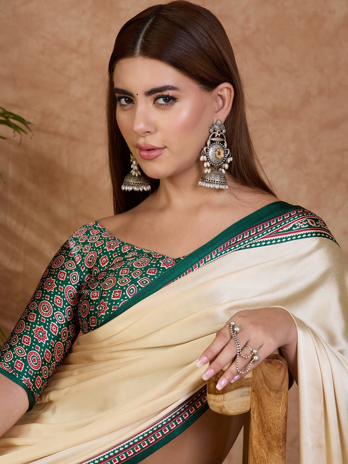 Miranvi Contemporary Semi Modal Saree for Special Occasions