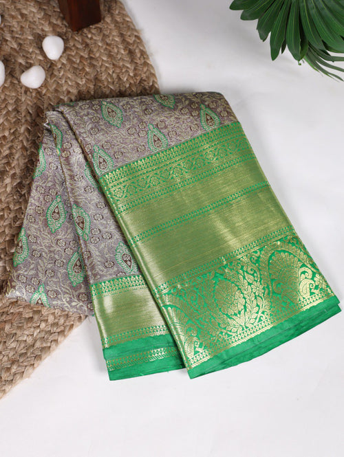 Onion Jacquard Silk Saree with Exquisite Zari Weaving � Perfect for Elegant Occasions