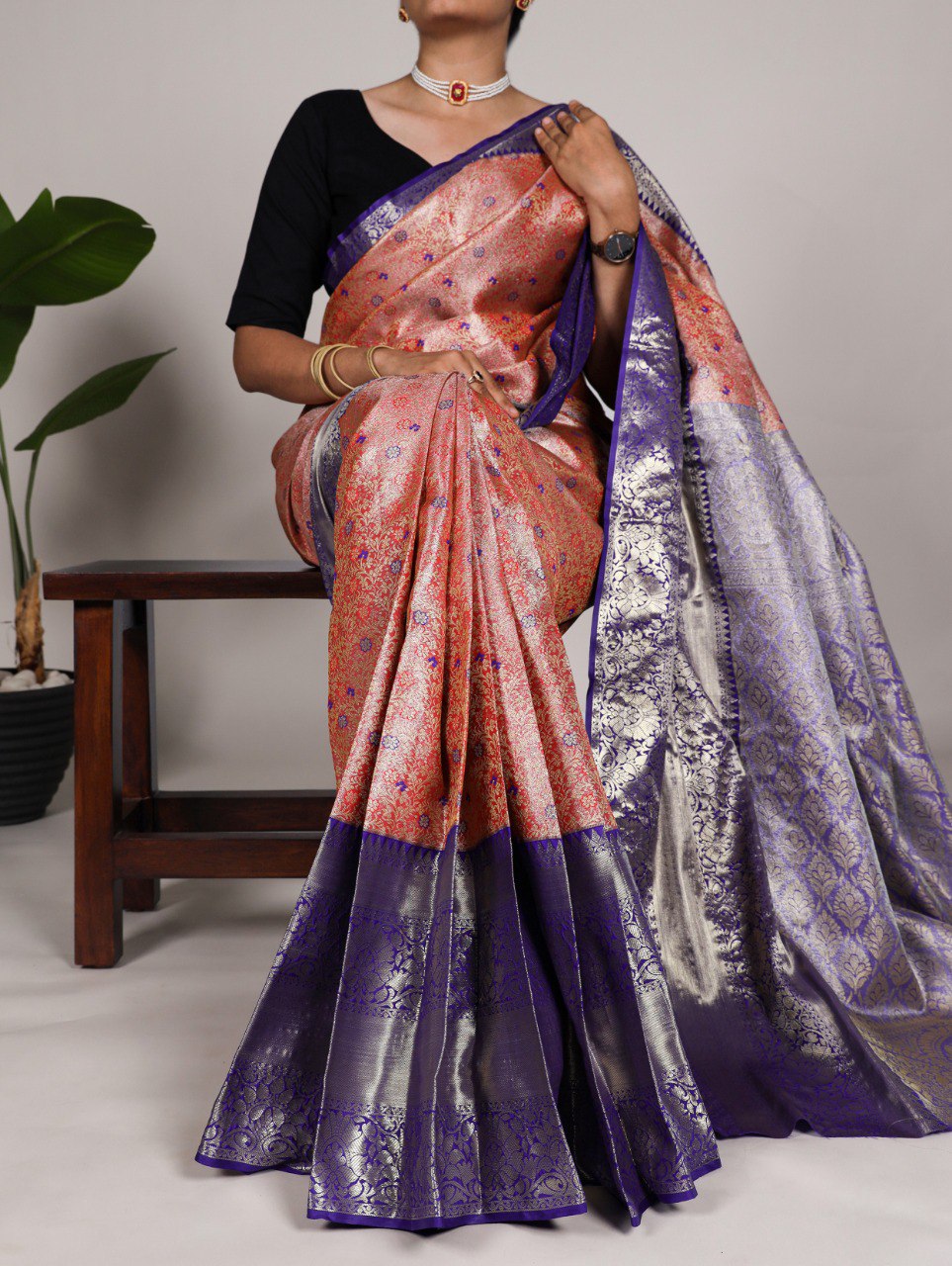 Orange Jacquard Silk Saree with Exquisite Zari Weaving � Perfect for Elegant Occasions