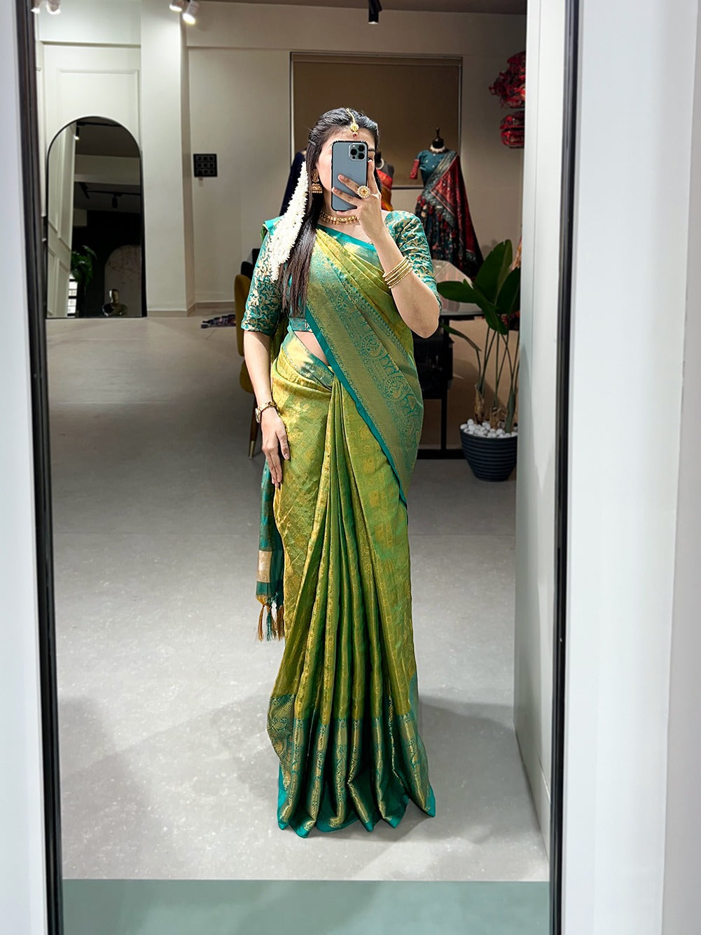 Parrot Green Color Kanjivaram Silk Saree with Exquisite Zari Weaving