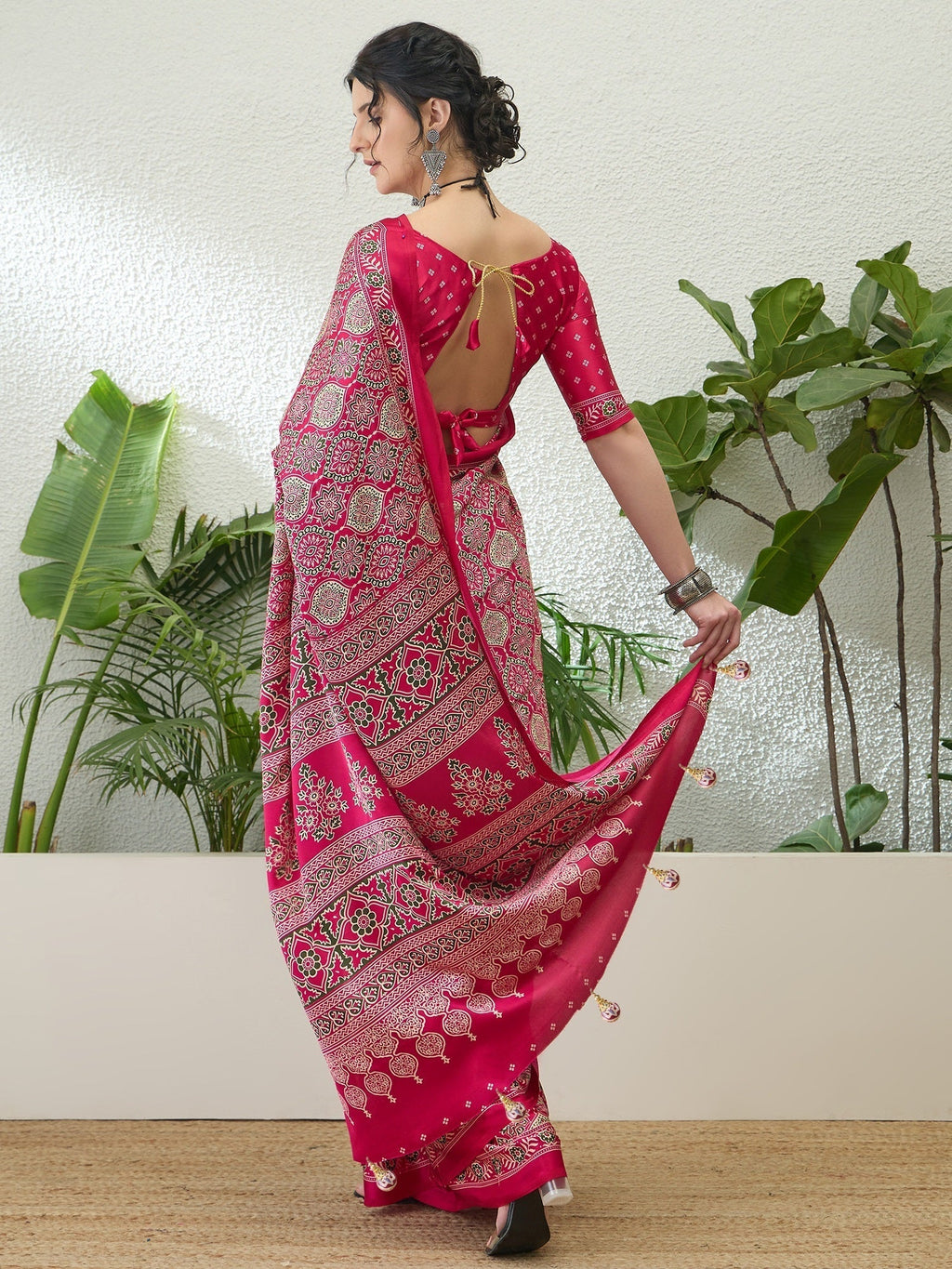 Vritara Graceful Semi Modal Saree for Ethnic Celebrations