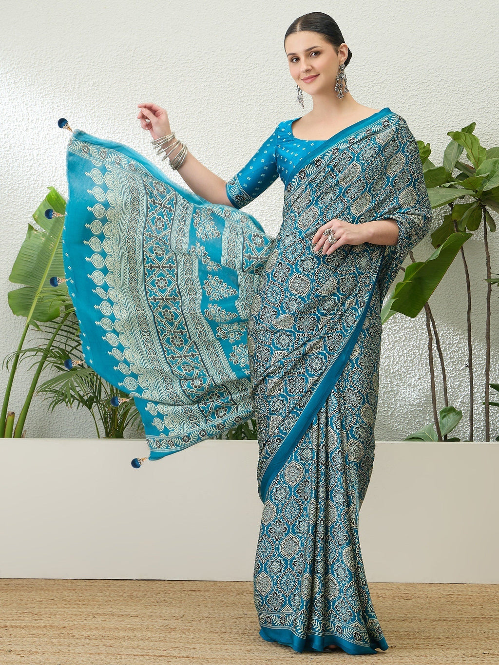 Vritara Graceful Semi Modal Saree for Ethnic Celebrations