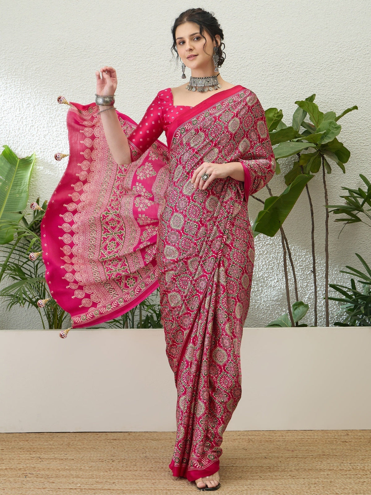 Vritara Graceful Semi Modal Saree for Ethnic Celebrations