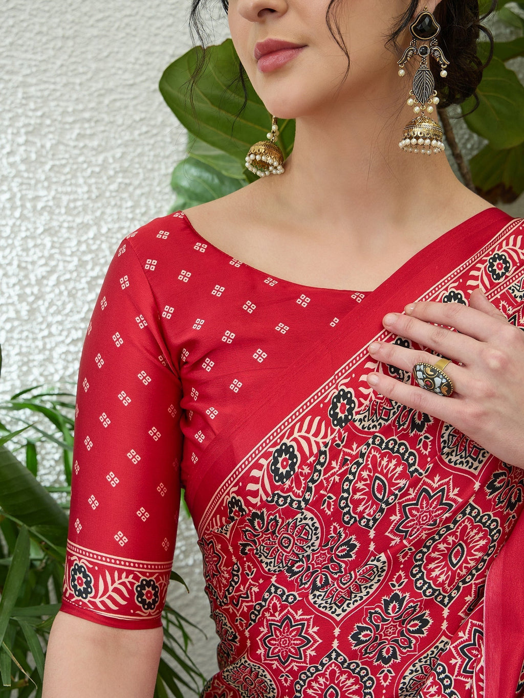 Vritara Graceful Semi Modal Saree for Ethnic Celebrations