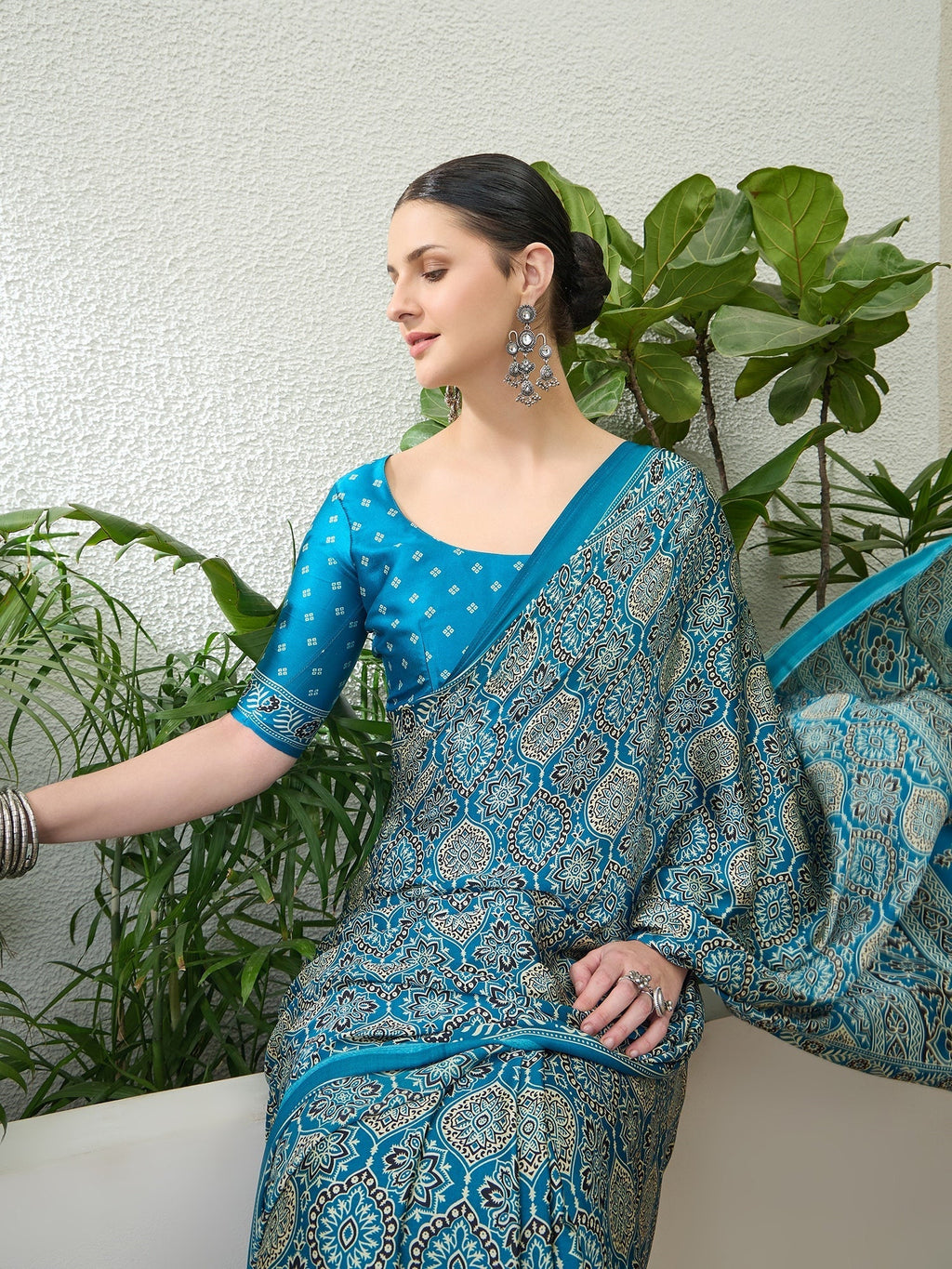 Vritara Graceful Semi Modal Saree for Ethnic Celebrations