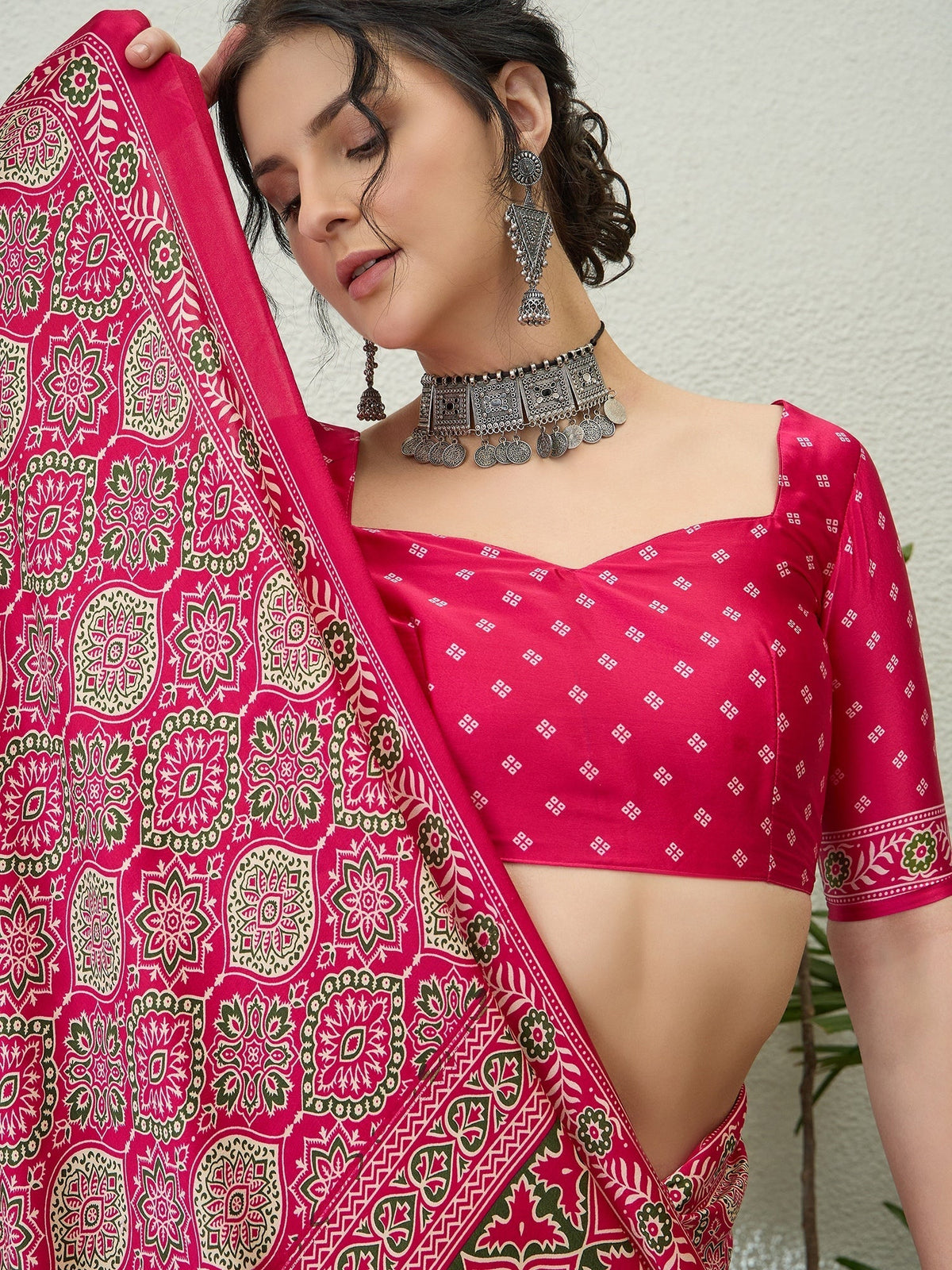Vritara Graceful Semi Modal Saree for Ethnic Celebrations