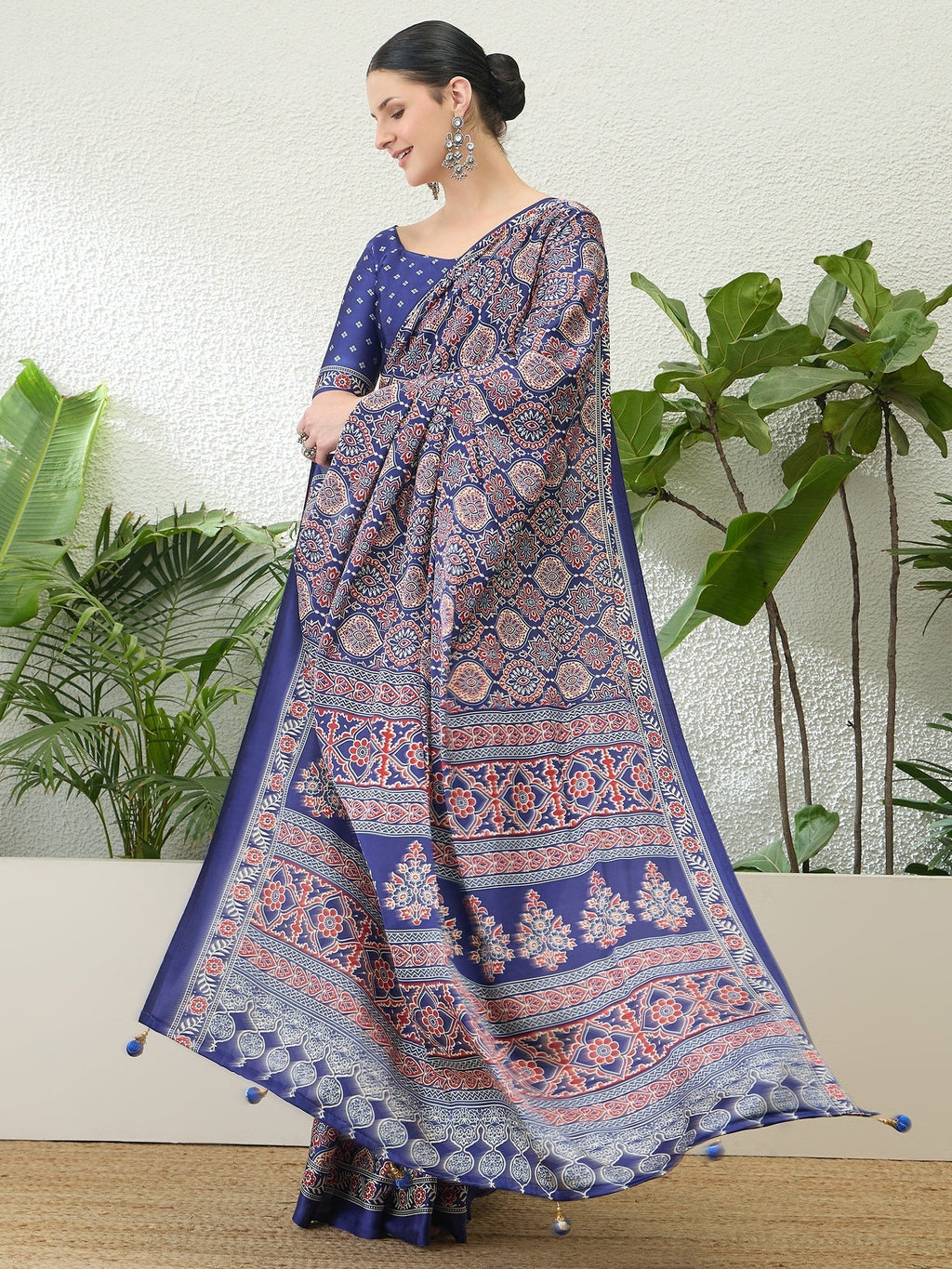 Vritara Graceful Semi Modal Saree for Ethnic Celebrations